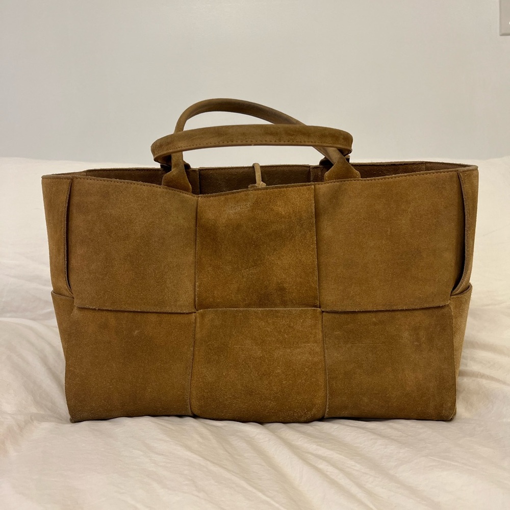 🚫SOLD🚫 Bottega Veneta Brown Suede Arco Tote in Medium